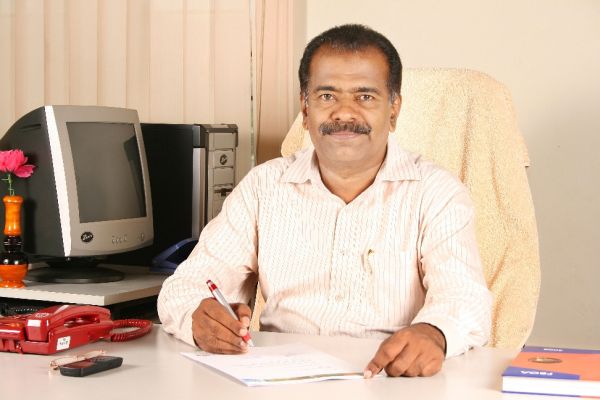 1st January 2002
Mr. P V Mathew, Secretary, Federal Bank Officers' Association Educational Society (FBOAES) took charge as the Chairman of FISAT Governing Body 2 A.JPG